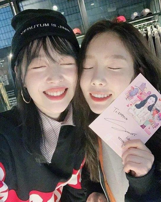 Taeyeon dan Sulli (Koreaboo)