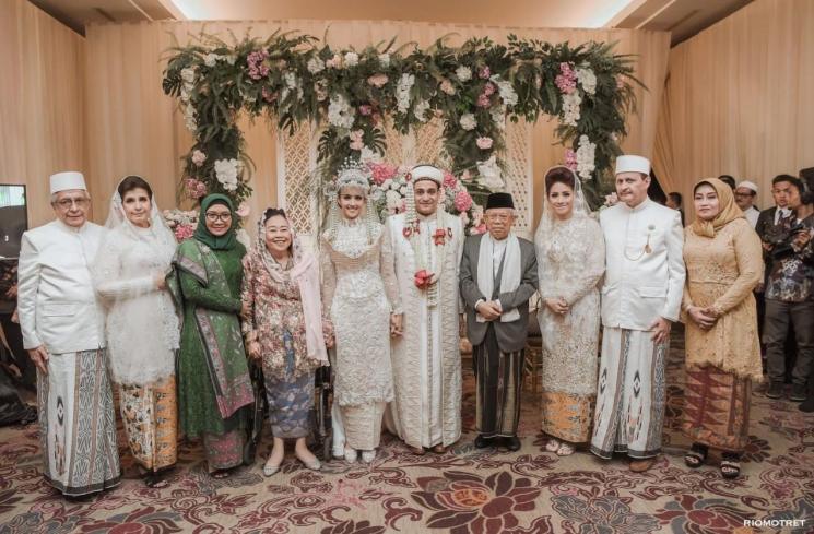 Tsamara Amany dan suami berfoto bareng Wapres Maruf Amin. 