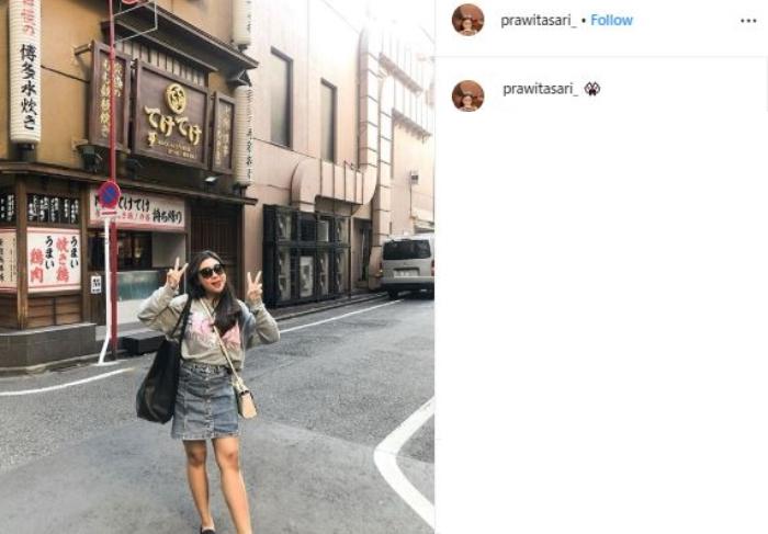 Potret Prawita Sari, adik ipar Siti Badriah. (Instagram/@prawitasari_)