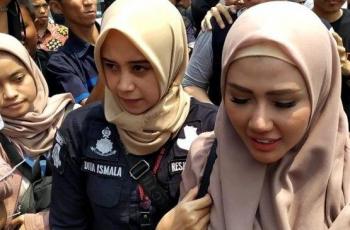 Mantap Berhijrah, Rey Utami Minta Doa