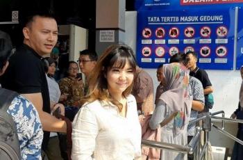 Diperiksa Penyidik, Gisella Anastasia Dibom Belasan Pertanyaan