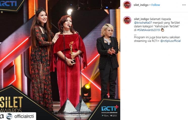 Kriss Hatta Sabet Penghargaan di Silet Awards (Instagram/@silet_indigo)