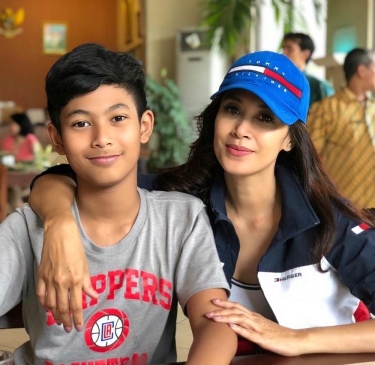 Diah Permatasari dan putranya, Marciano. (Instagram/@diahpermatasari_d_p_s)