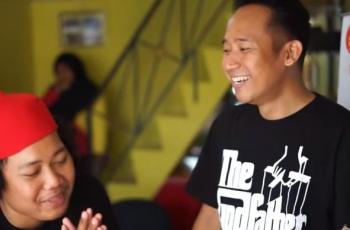 Diantar Denny Cagur, Komika Ini Baru Sunat di Usia 23 Tahun!