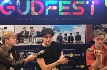 Duh, New Hope Club Nggak Suka Bau Durian nih!