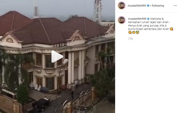 Potret rumah mewah Muzdalifah. (Instagram/@muzdalifah999)