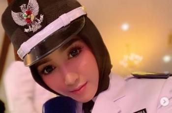 5 Pesona Angely Emitasari, Biduan Dangdut yang Kini Viral Jadi Kades Cantik