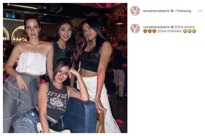 Nia Ramadhani bareng asisten-asistennya. (Instagram/@ramadhaniabakrie)