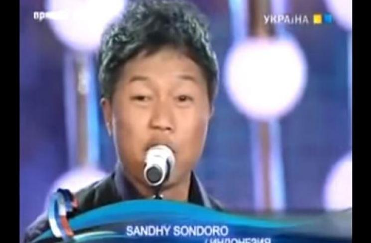 Sandhy Sondoro. (Youtube/sonymusicidads)