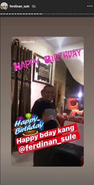 Momen kejutan ulang tahun Sule. (Instagram/@ferdinan_sule)