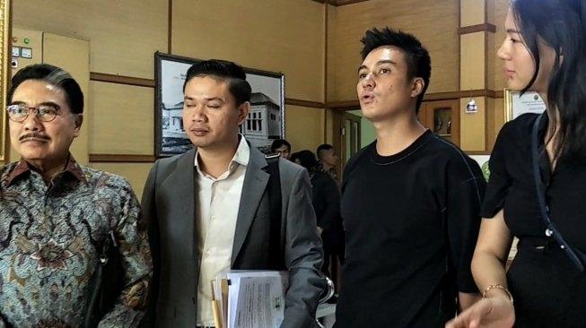 Baim Wong dan Hotma Sitompul [Suara.com/Revi]