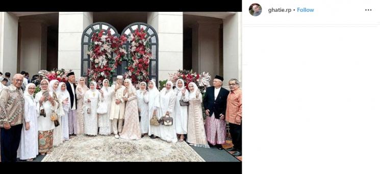 Pernikahan Dian Pelangi (Instagram/@ghatie.rp)