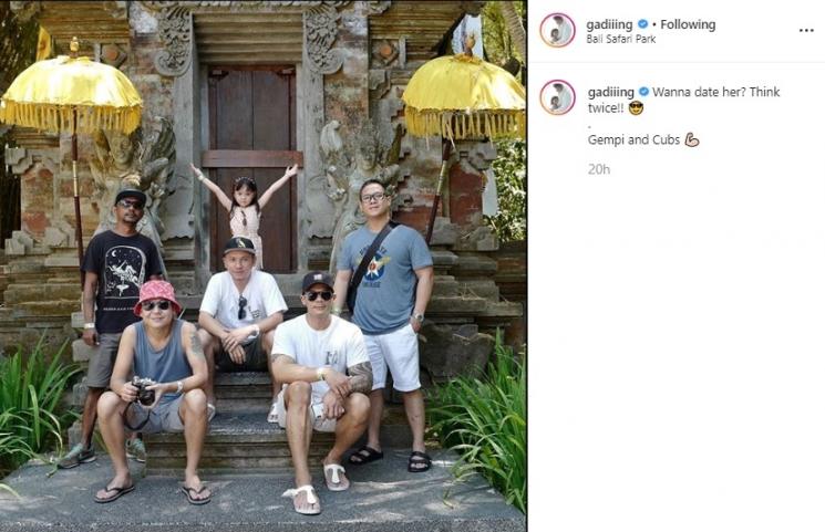 Gempi bersama Gading dan sahabat-sahabatnya. (Instagram/@gadiiing)