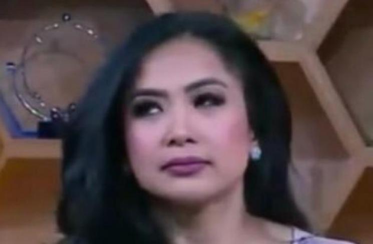 Meme ekspresi Feni Rose (Twitter/@fariyazzn)