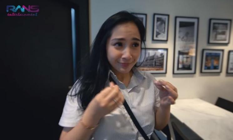 Nagita Slavina terharu liat Rafathar kangen sepupunya. (Youtube/RANSEntertainment)