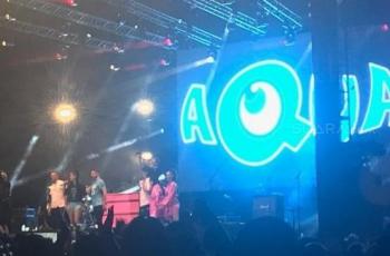 Ajak Penonton Naik Panggung, Aksi Energik Aqua di The 90's Festival