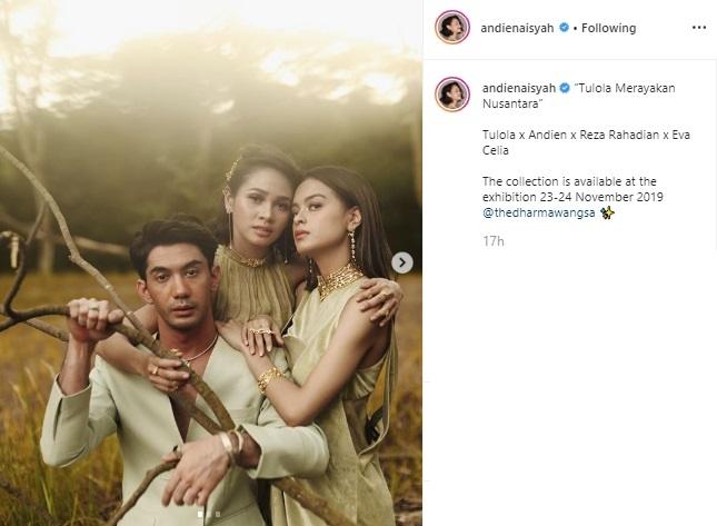 Reza Rahadian pemotretan barang Andien dan Eva Celia. (Instagram/@andienaisyah)