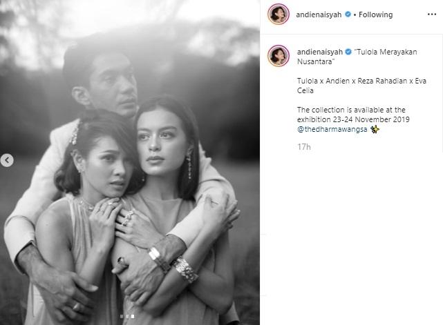 Reza Rahadian pemotretan barang Andien dan Eva Celia. (Instagram/@andienaisyah)