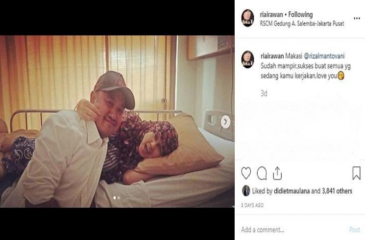 Rizal Mantovani jenguk Ria Irawan (Instagram @riairawan)