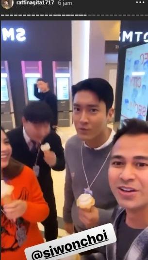 Raffi Ahmad - Nagita Slavina bertemu Siwon Choi di Korea Selatan.