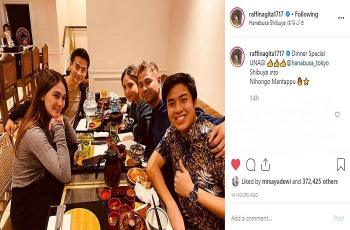 Luna Maya dan Raffi Ahmad makan malam (Instagram @raffinagita1717)