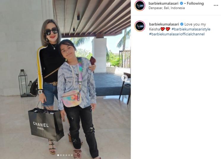 Barbie Kumalasari dan buah hati (Instagram/@barbiekumalasari)