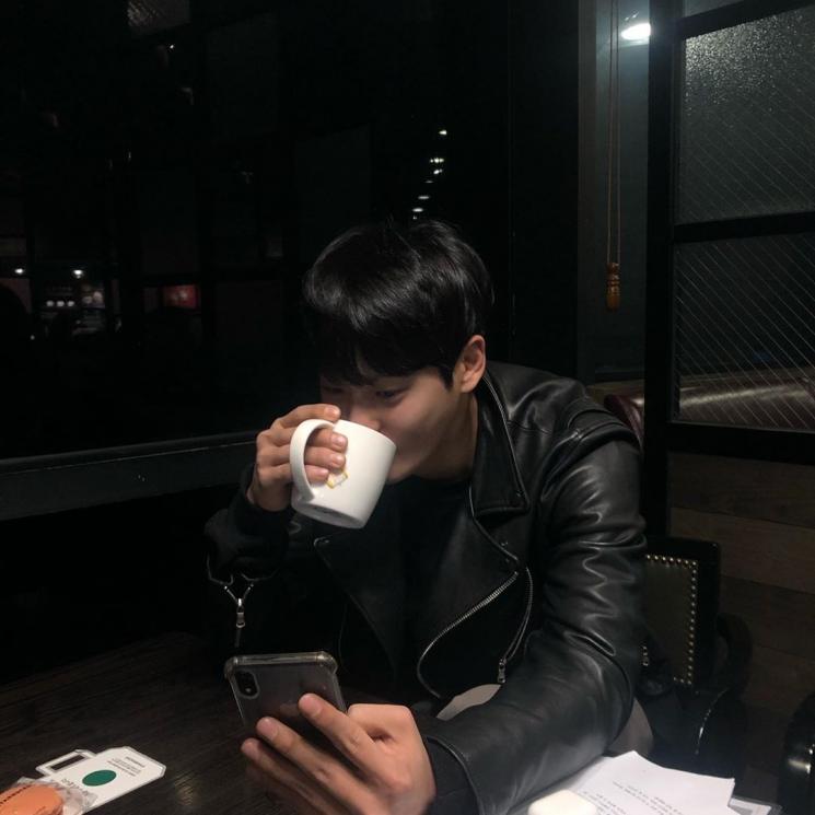 Foto terakhir Cha In Ha di Instagram sebelum meninggal. [Instagram]