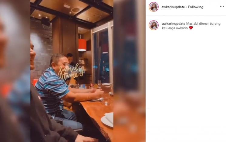 Awkarin dan Sabian Tama (Instagram/@awkarinupdate)