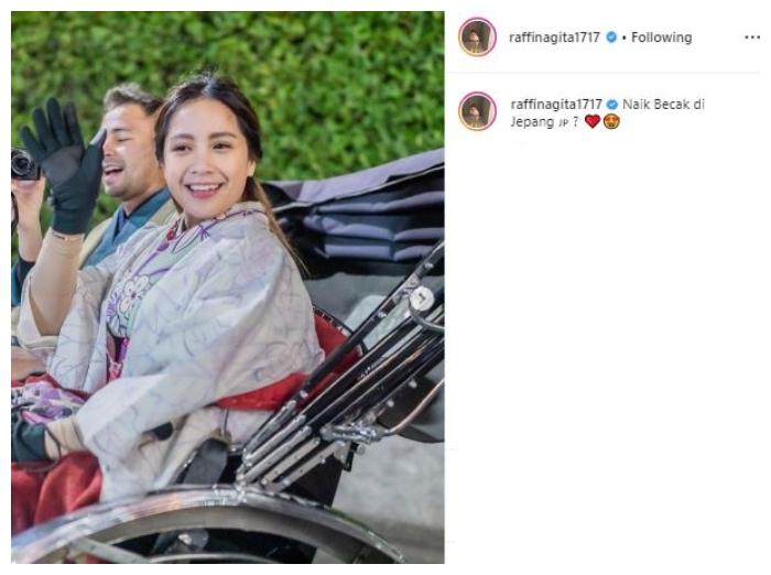 Raffi Ahmad dan Nagita Slavina pakai kimono. (Instagram/@raffinagita1717)