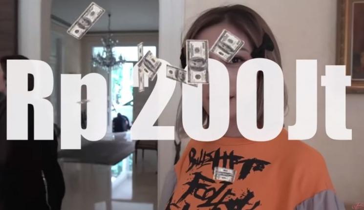 Kasur 5 meter Nia Ramadhani ditaksir seharga Rp 200 juta. (Youtube/JessicaIskandar)