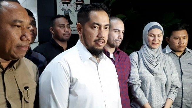 Nabil dan Sunan Kalijaga ditemui di Polda Metro Jaya, Jakarta, Sabtu (7/12/2019). [Matamata.com/Herwanto]