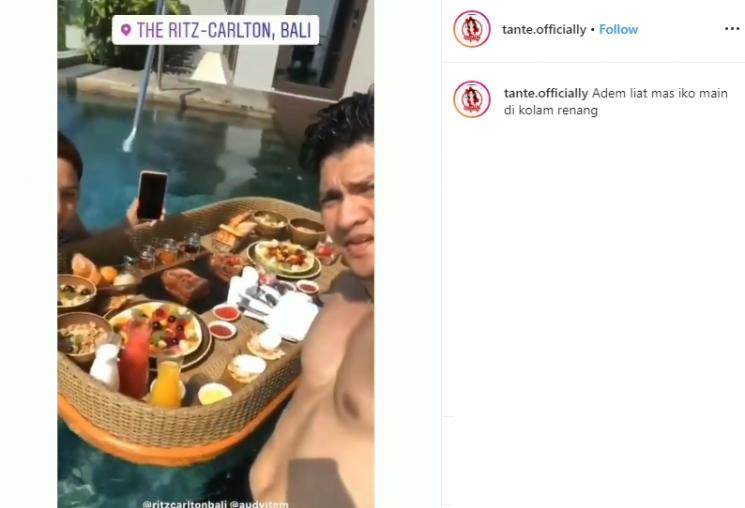 Iko Uwais dan Audy Item (Instagram/@tante.officially)