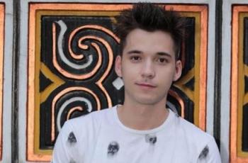 Wajahnya Baby Face! 5 Seleb Tampan Ini Ternyata Sudah Punya Anak