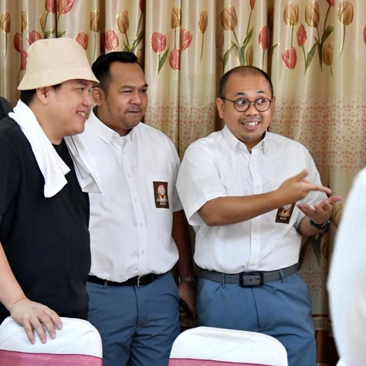 Bedu bareng Menteri Erick Thohir di pentas drama peringati Hari Anti Korupsi. [Instagram]