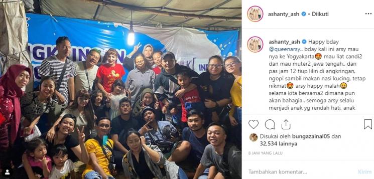 Ulang tahun Arsy di angkringan Jogja (Instagram/@ashanty_ash)