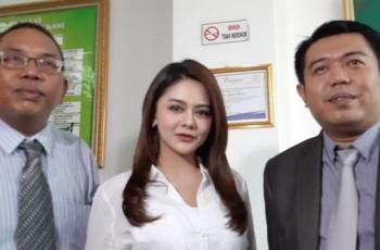Melalui Sambungan Telepon, Jenita Janet Sempat Ditalak Pada 2014