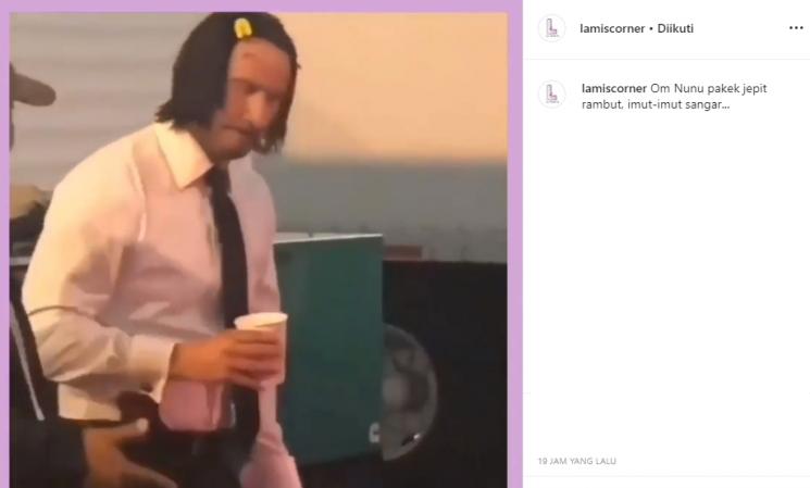 Keanu Reeves pakai jepit rambut (Instagram/@lamiscorner)