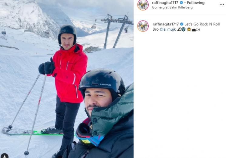Potret Liburan Raffi Ahmad (Instagram/@raffinagita1717)