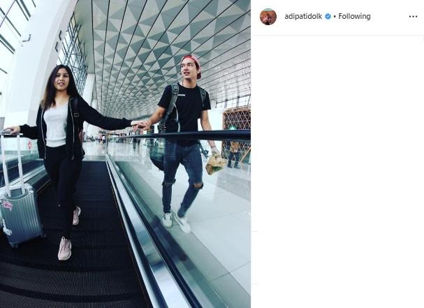 Foto kenangan Adipati Dolken dan Vanesha Prescilla. (Instagram/@adipatidolken)