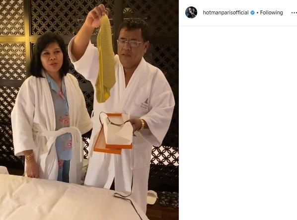 Hotman Paris dan istrinya. (Instagram/@hotmanparisofficial)