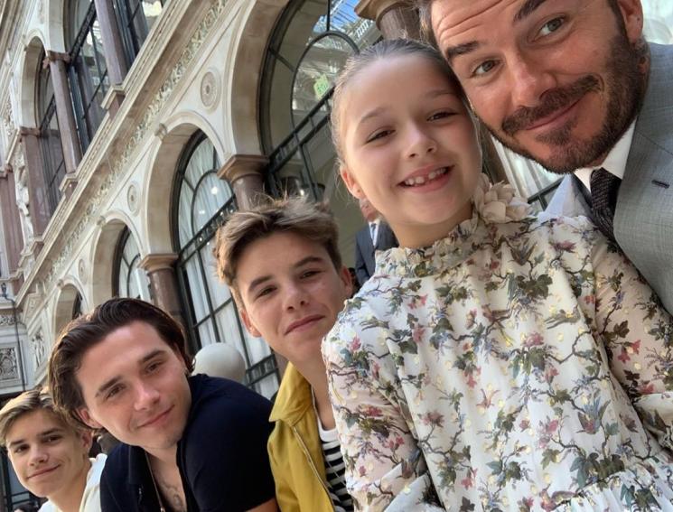 Harper Beckham bersama kakak-kakak dan ayahnya, David Beckham (Instagram/@davidbeckham)