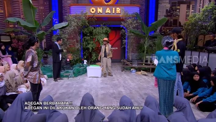 Panji Petualang dan Garaga di OVJ (YouTube/@TRANS7 Travel Living Adventure)