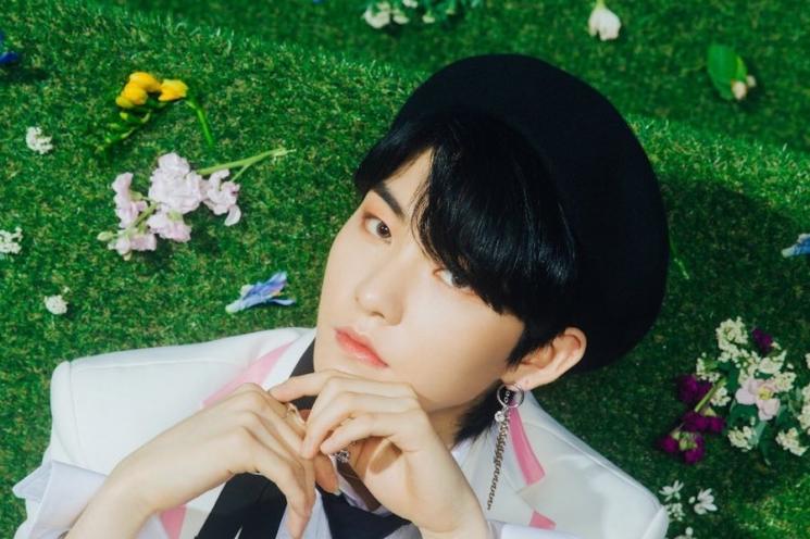 Hwall eks The Boyz (Soompi)
