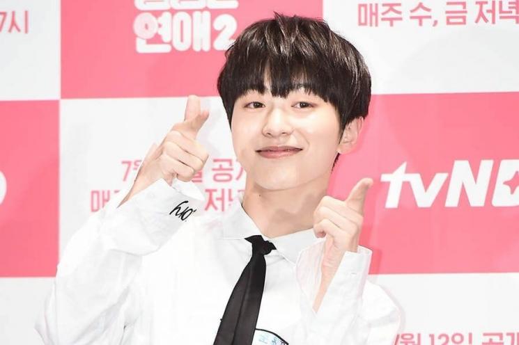 Laun eks ONF (Soompi)