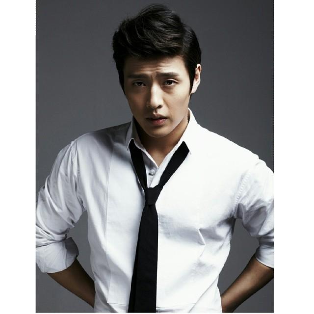 Kang Ha Neul (Instagram/@galpos3)