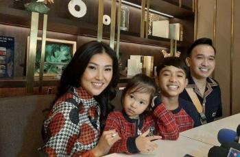 Thania Nggak Nguatin Gemesnya, 5 Potret Tahun Baru Imlek Keluarga The Onsu