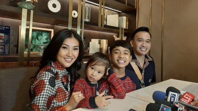 Keluarga Ruben Onsu (MataMata.com/Evi Ariska)