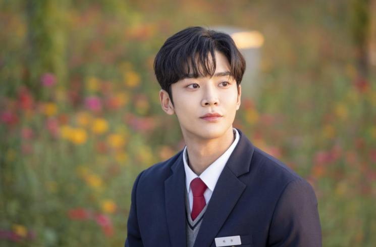 Rowoon SF9 (Soompi)