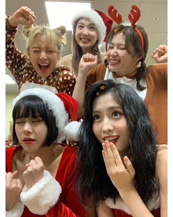 TWICE (Instagram/@twicetagram)
