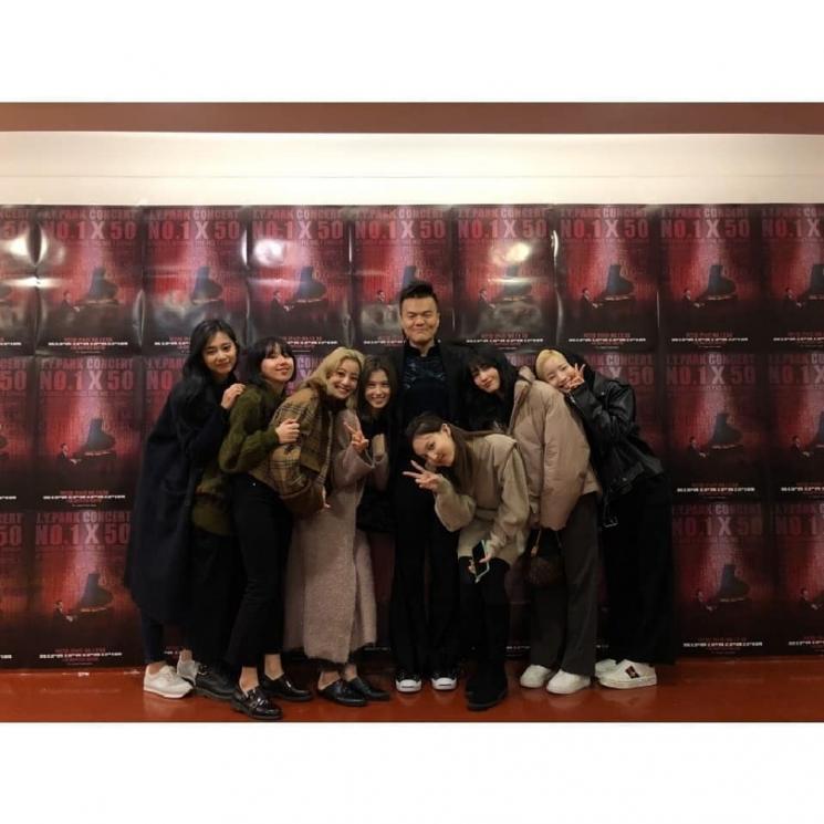 TWICE (Instagram/@twicetagram)